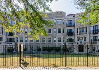 6838 S South Shore Dr APT 1, Chicago, IL 60649