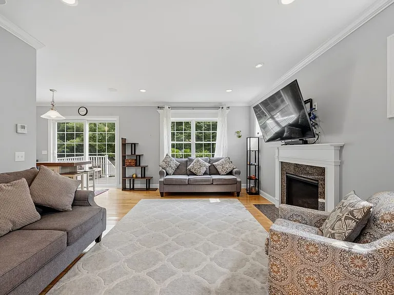 21 Carson Way — Photo 26