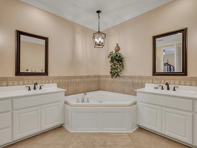 Master En-Suite