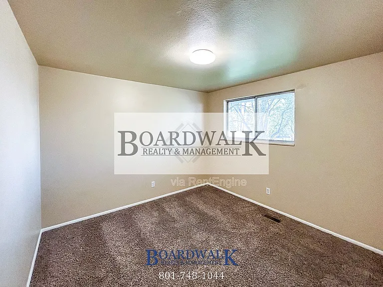 661 N 980 W — Photo 18