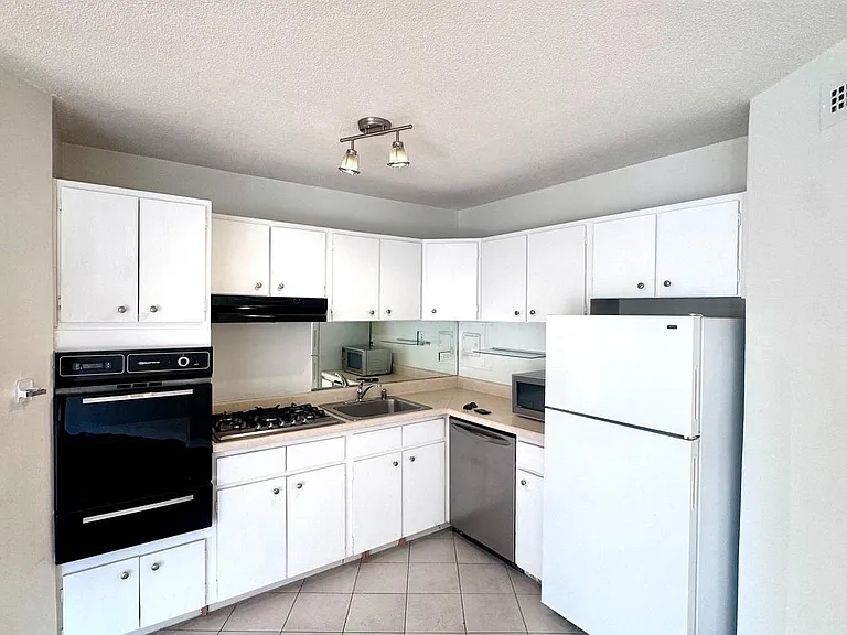 2201 L St NW #205 — Photo 3