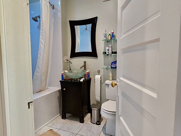 5th image of 315 Harvard St APT 2
