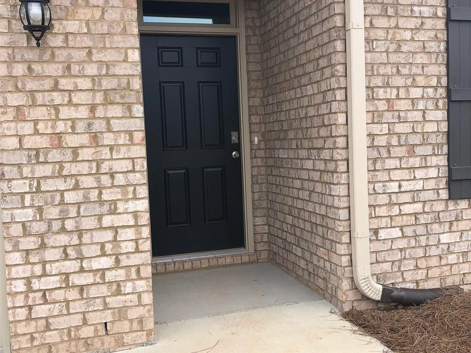 4 bed, 2.0 bath, 1884 sqft, $1,895 — Photo 3