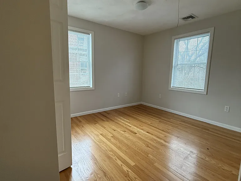 5 Kensington Park — Photo 12