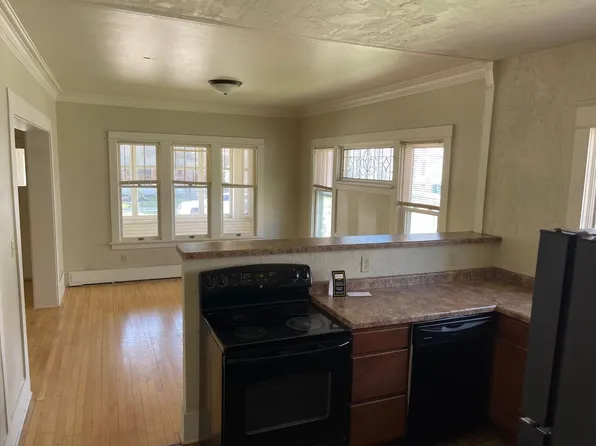 636 Jackson St, Oshkosh, WI 54901