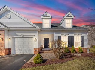 14 Gryphon Dr, Monroe Township, NJ 08831