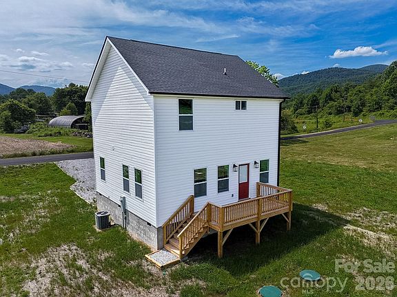 4th image of 696 Beehive Rd