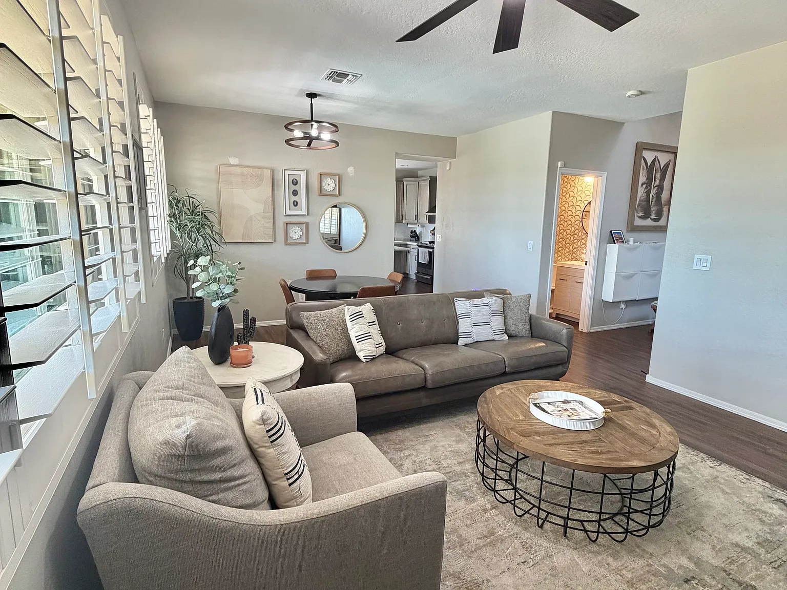 4 bed, 2.5 bath, 1965 sqft, $2,800 — Photo 3