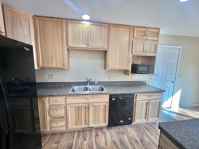 3 bed, 1774 sqft, $2,800 — Photo 2