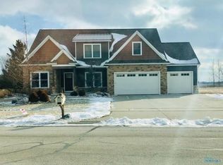 5760 Eagles Landing Dr, Oregon, OH 43616