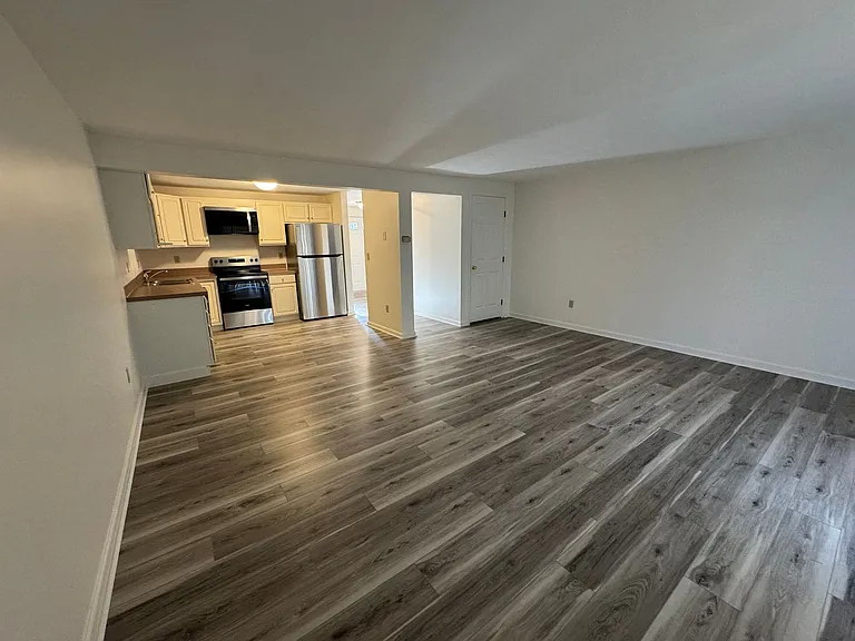 323 Gillespie Ave — Photo 2