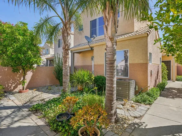 9115 Eames Ln, Elk Grove, CA 95758