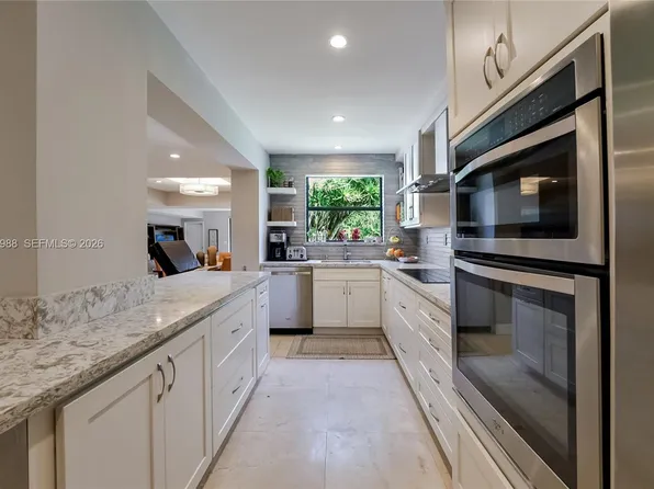 321 Poinciana Dr #901, North Miami Beach, FL 33160