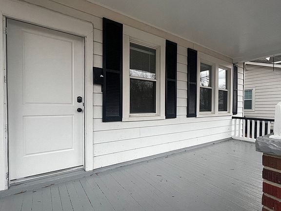 3rd image of 1725 Spratley St