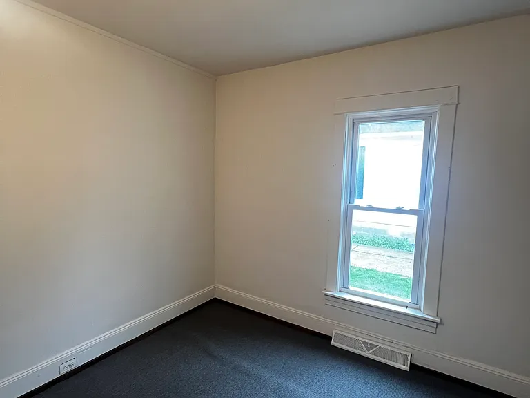 1608 Holmes St — Photo 5