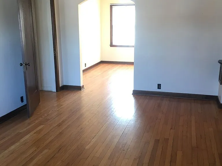402 Grand Ave — Photo 15
