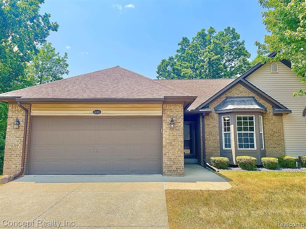 5028 Sandalwood Dr, Grand Blanc, MI 48439 Zillow