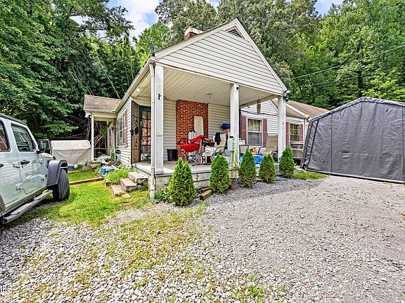 2nd image of 114 Railroad Ave