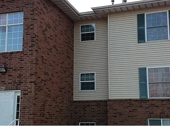 3rd image of 90 Cherry Ct APT 5