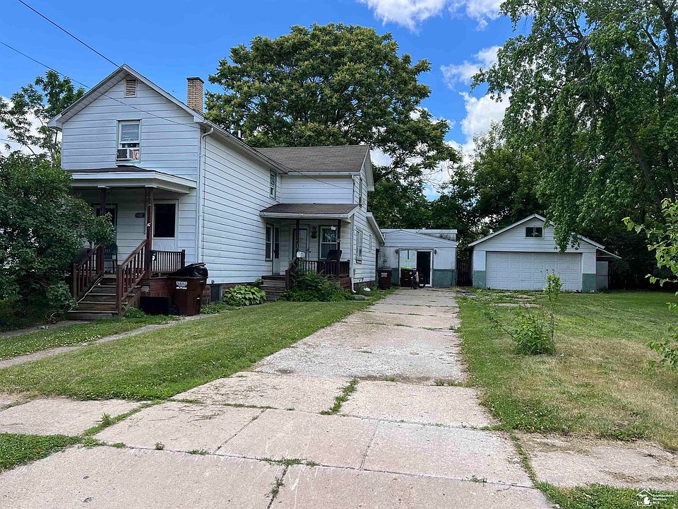 1st image of 820 Adams St