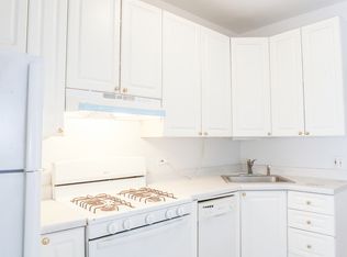 2455 N Clark St APT 1, Chicago, IL 60614
