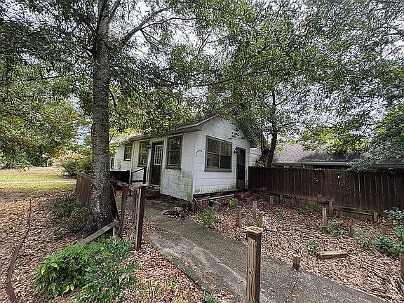 3rd image of 1791 E Jordan St