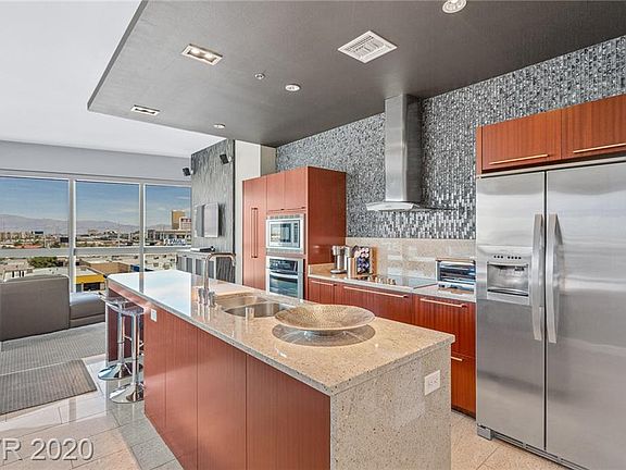 3rd image of 4471 Dean Martin Dr Unit 700