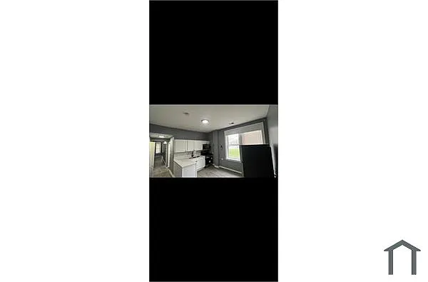 Building Photo - 1438 S Saint Louis Ave #1F