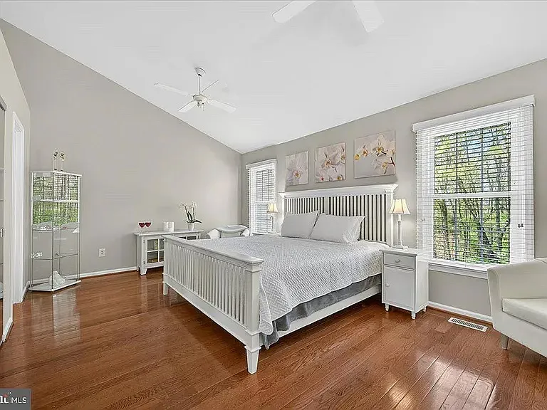 14083 Betsy Ross Ln — Photo 12