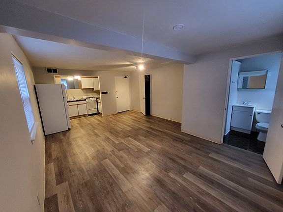 3rd image of 1835 D St Studio 7
