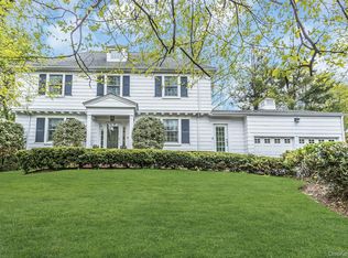 21 The Birches, Roslyn Estates, NY 11576