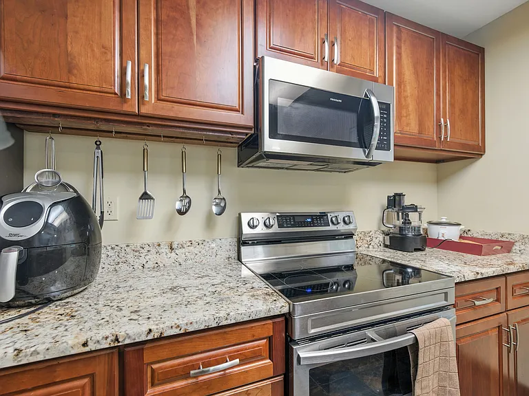 4409 Segovia Ct — Photo 11