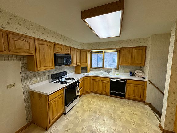 4th image of 209 Sunset Dr