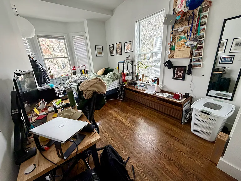 378 Windsor St #2 — Photo 4