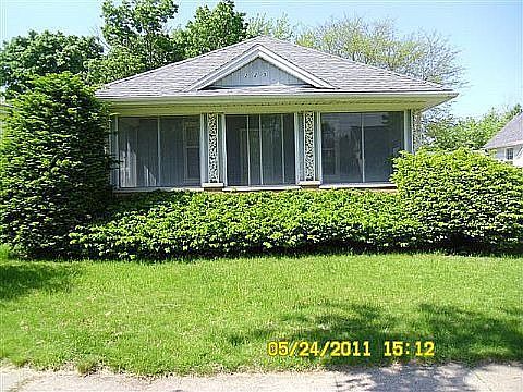 1st image of 225 W 21st St