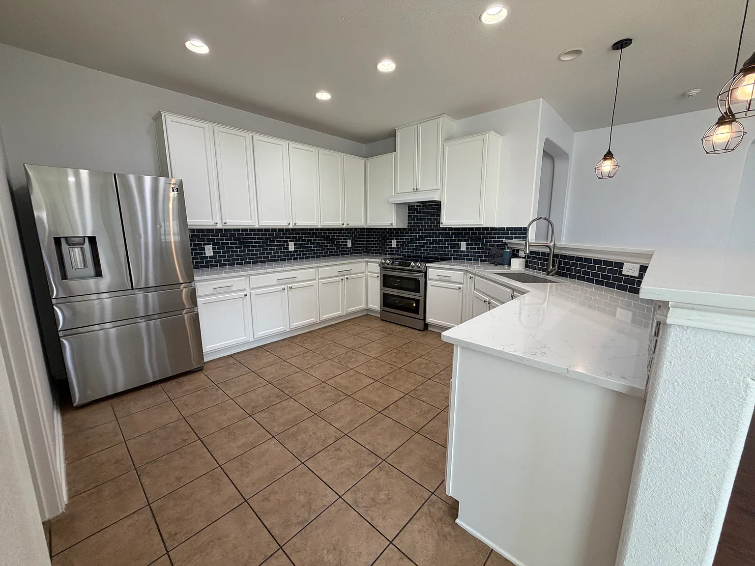 3 bed, 1798 sqft, $2,000 — Photo 3
