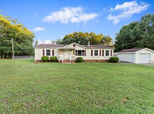 6 Branyon Cir, Due West, SC 29639