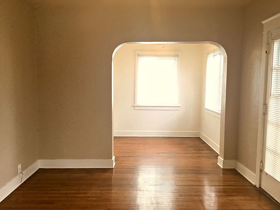 2nd image of 3127 Juniper St #0