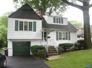 22 Kathryn Pl, Bergenfield, NJ 07621