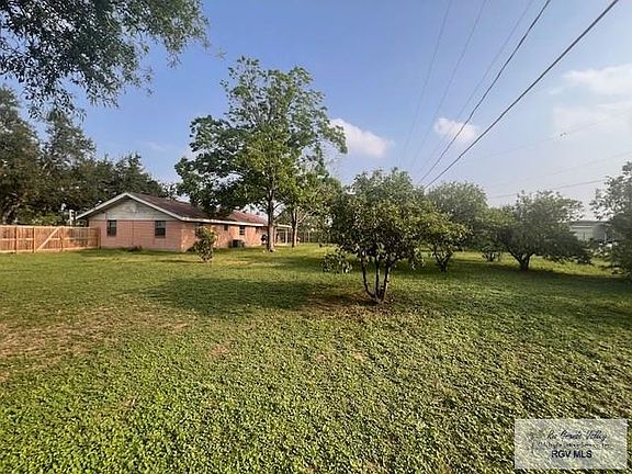 3rd image of 814 S Palm Court Dr