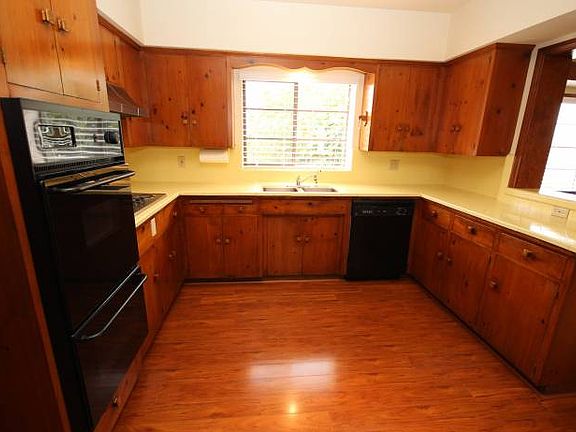 3rd image of 3445 Canonita Dr