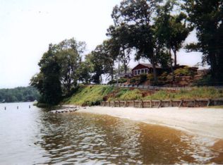 1217 Shore Dr, Edgewater, MD 21037