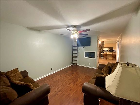 3rd image of 1705 Denver St