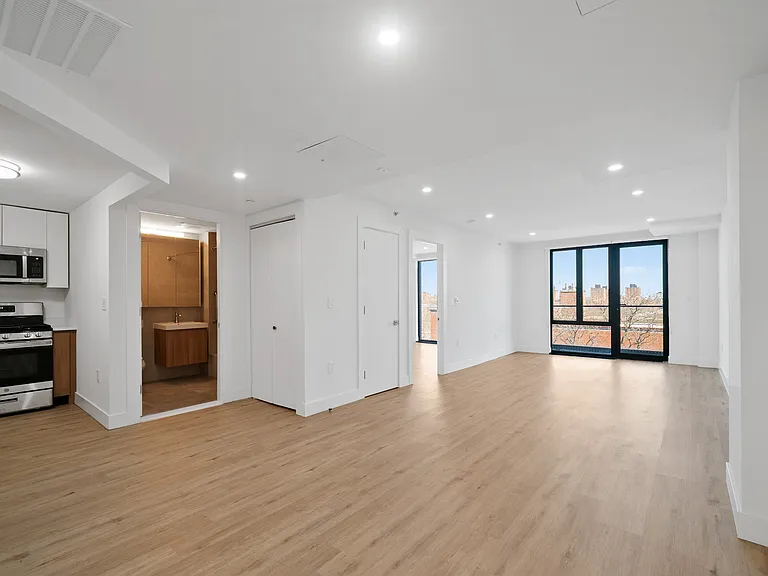 2516 37th Ave #4B — Photo 7