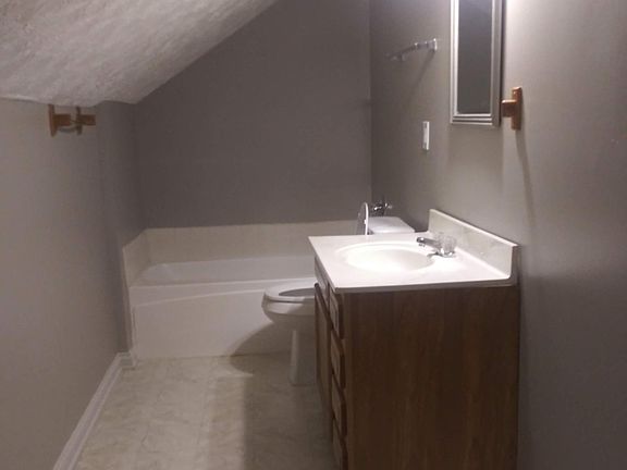 3rd image of 304 Homestead Dr