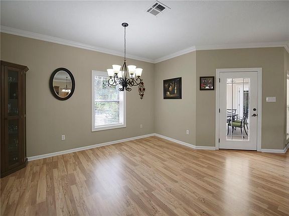 5th image of 567 Augustine Dr