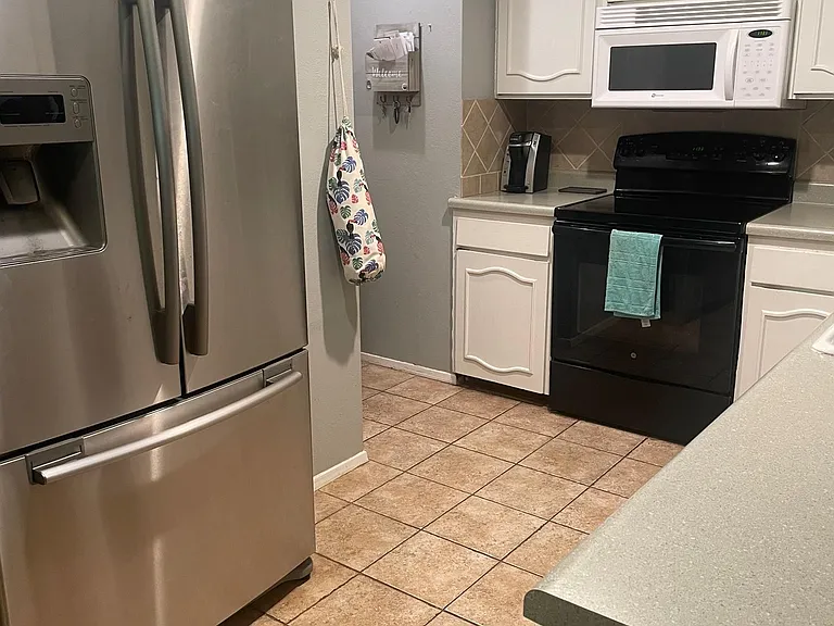 806 Monticello Ct — Photo 8
