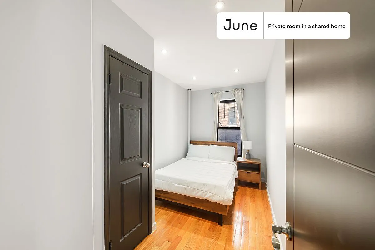 Full bedroom in 4 bed/2 bath home in Upper West Side #761 A — Photo 2