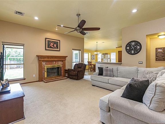 5th image of 6604 NW 135th St