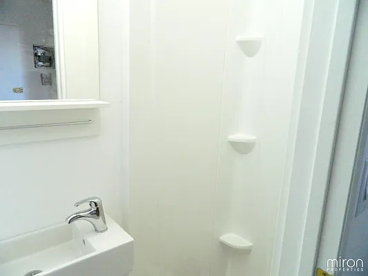 Rented by Miron Properties | media 8